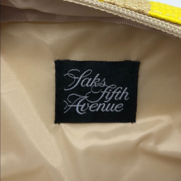 Raffia clutch purse (available in pink or yellow) - Picture 5 of 8